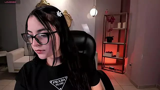 AllisonRogersX on StripChat