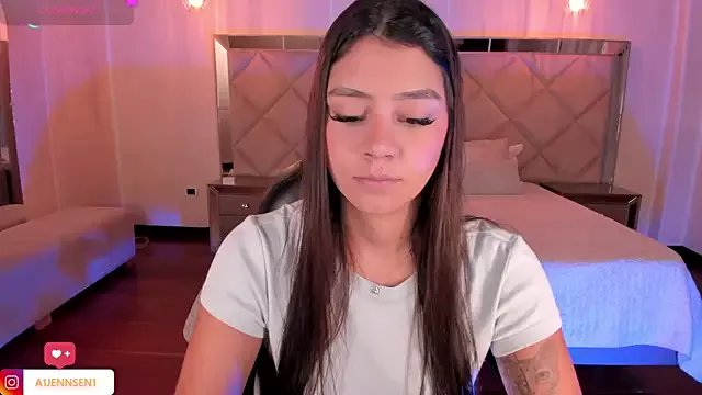 AllyJensen on StripChat