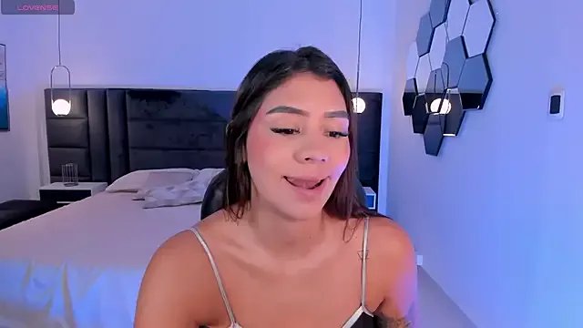 AllyJensen on StripChat