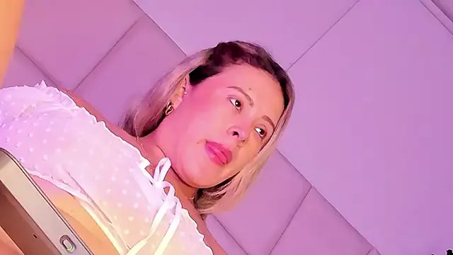 ALONDRAMILF on StripChat