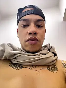 AlphaMasterXxx on StripChat