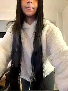 aly_golden_ on StripChat