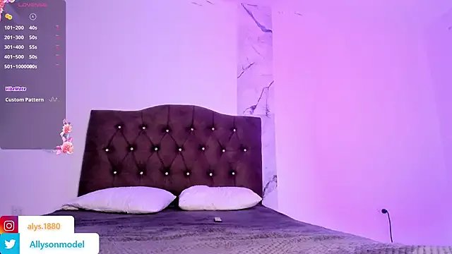 alysson_18 on StripChat