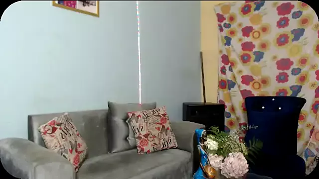 Offline Amazing12inch on StripChat