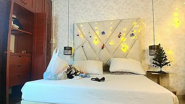 AmbarRaj on StripChat