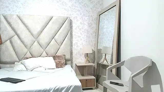 AmbarRaj on StripChat