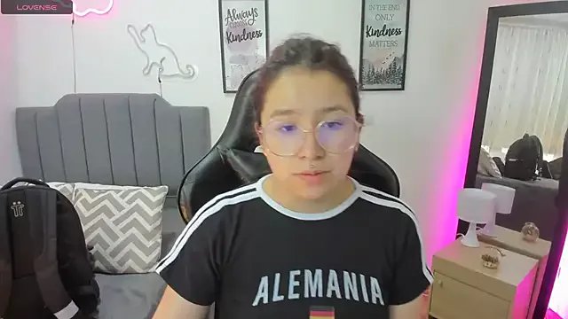 Amy_joones on StripChat