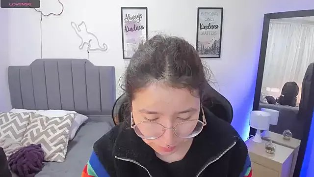 Amy_joones on StripChat