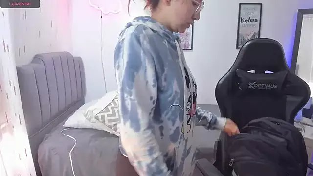 Amy_joones on StripChat