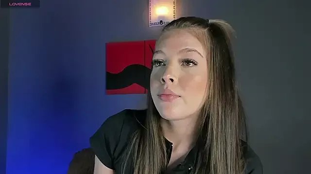 Ana_333 on StripChat