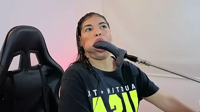 Offline Anabel693 on StripChat