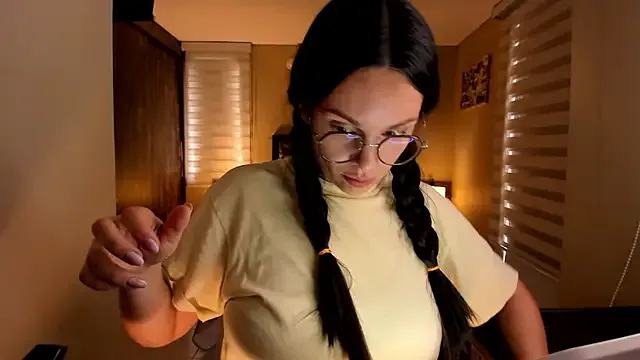 anabel_025 on StripChat 