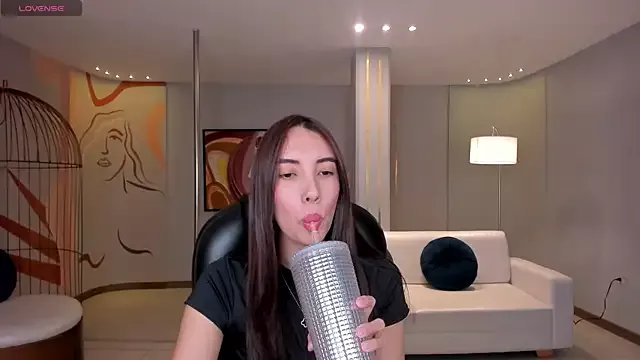 AnaisNin on StripChat