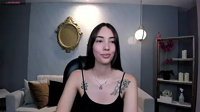 AnaisNin on StripChat