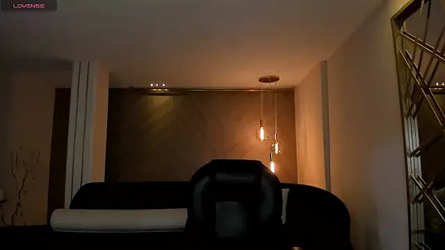 AnaisNin on StripChat