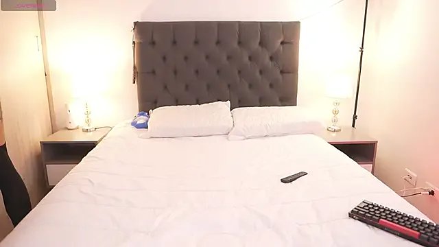 andrea_magic69 on StripChat