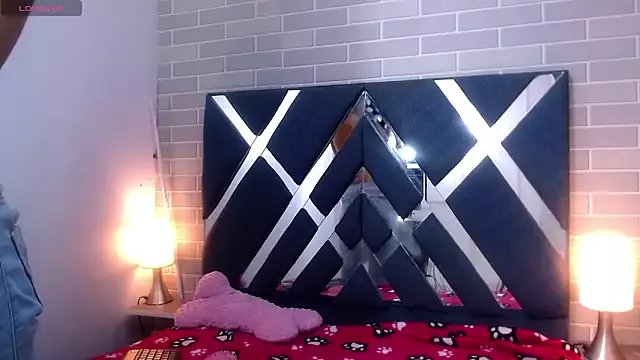 AndreaGil_ on StripChat