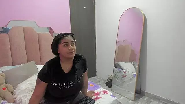 AndreaSweet2 on StripChat