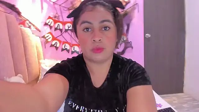 AndreaSweet2 on StripChat