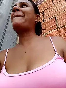 Andreita_95 on StripChat