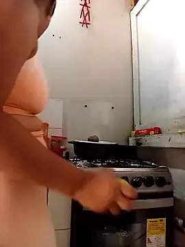 Andreita_95 on StripChat