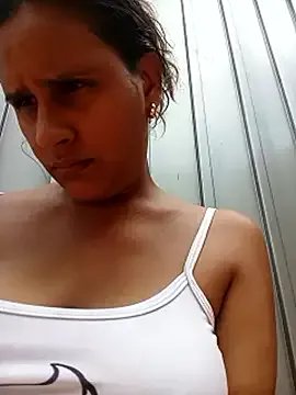 Andreita_95 on StripChat