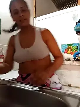 Andreita_95 on StripChat