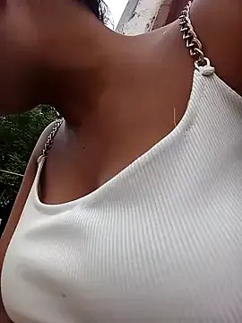 Andreita_95 on StripChat