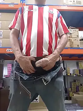 Offline Andresguz35 on StripChat