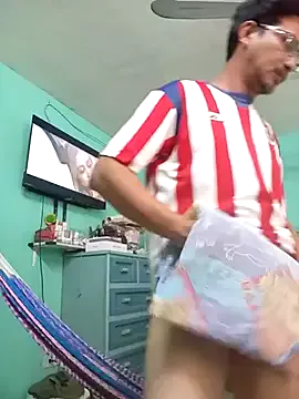 Offline Andresguz35 on StripChat