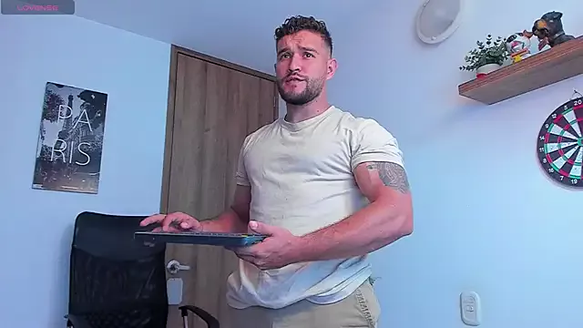 Offline AndrewDiaz on StripChat