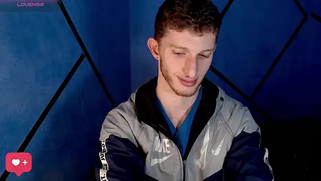 andrewxbi on StripChat