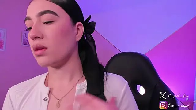 angeel_fox on StripChat
