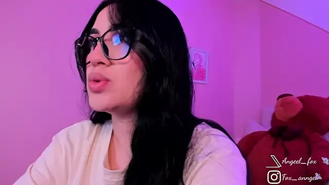 angeel_fox on StripChat