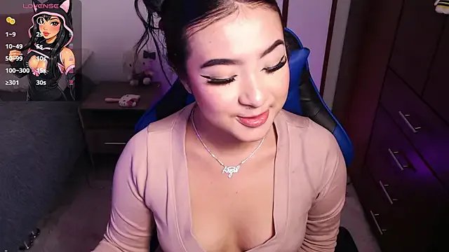 Angela_elliss1 on StripChat