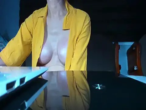 Angelchezcka on StripChat