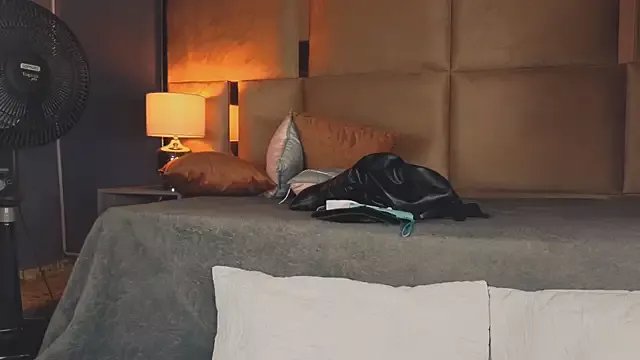 angelinepossy on StripChat