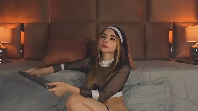 angelinepossy on StripChat