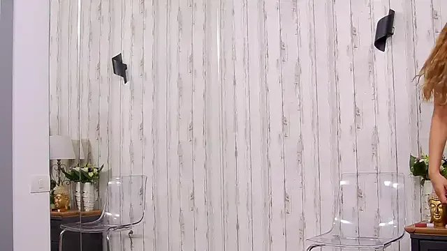 AnisiaConnor on StripChat