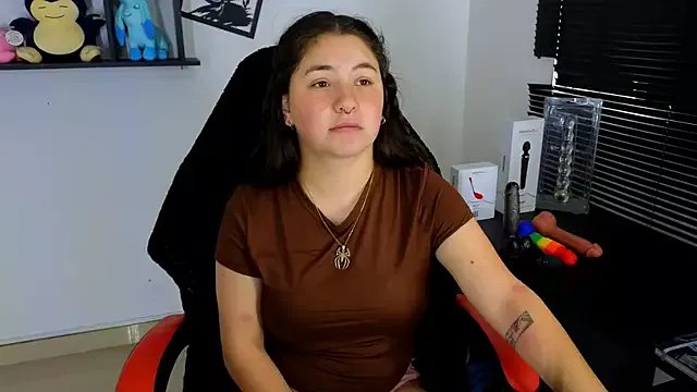 ann_bronw on StripChat