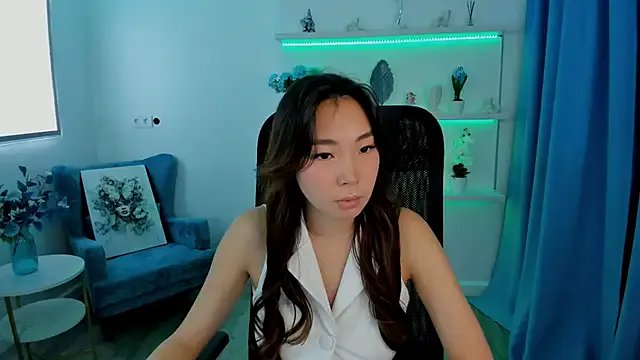 AnnaReyla on StripChat