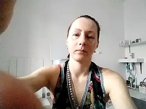 Anneta280671 on StripChat