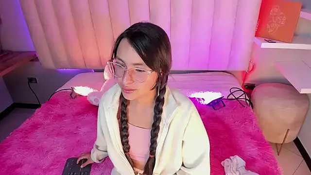 Annie__2 on StripChat