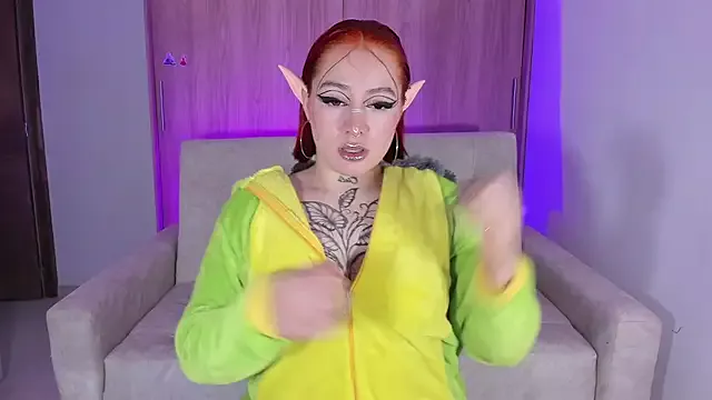 annika_taylor on StripChat 