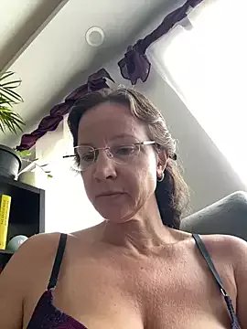 AnnikaRose on StripChat