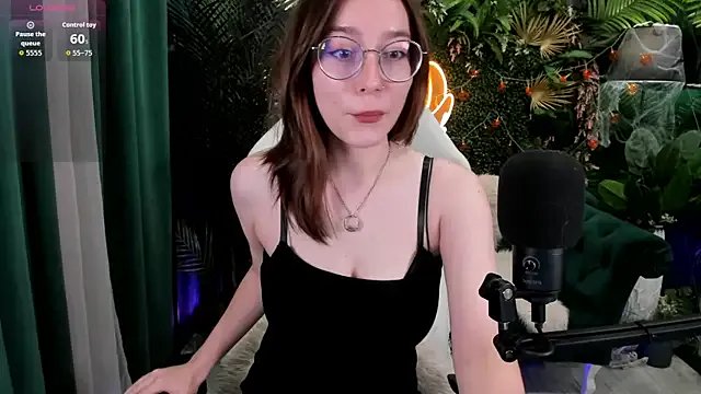 AnnyNextDoor on StripChat