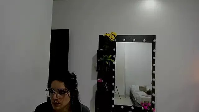 Annyrosee on StripChat