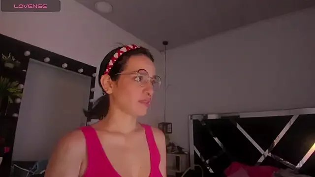 Annyrosee on StripChat