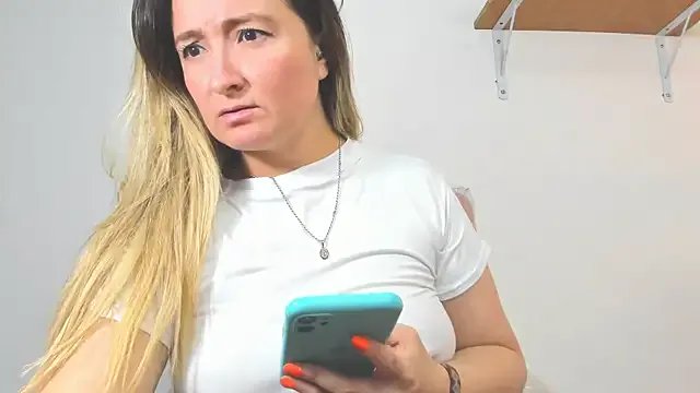 antonella87 on StripChat