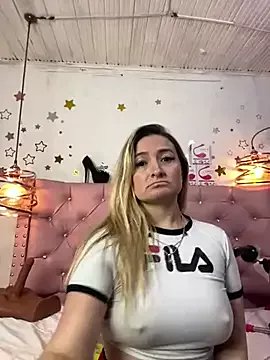 antonella87 on StripChat